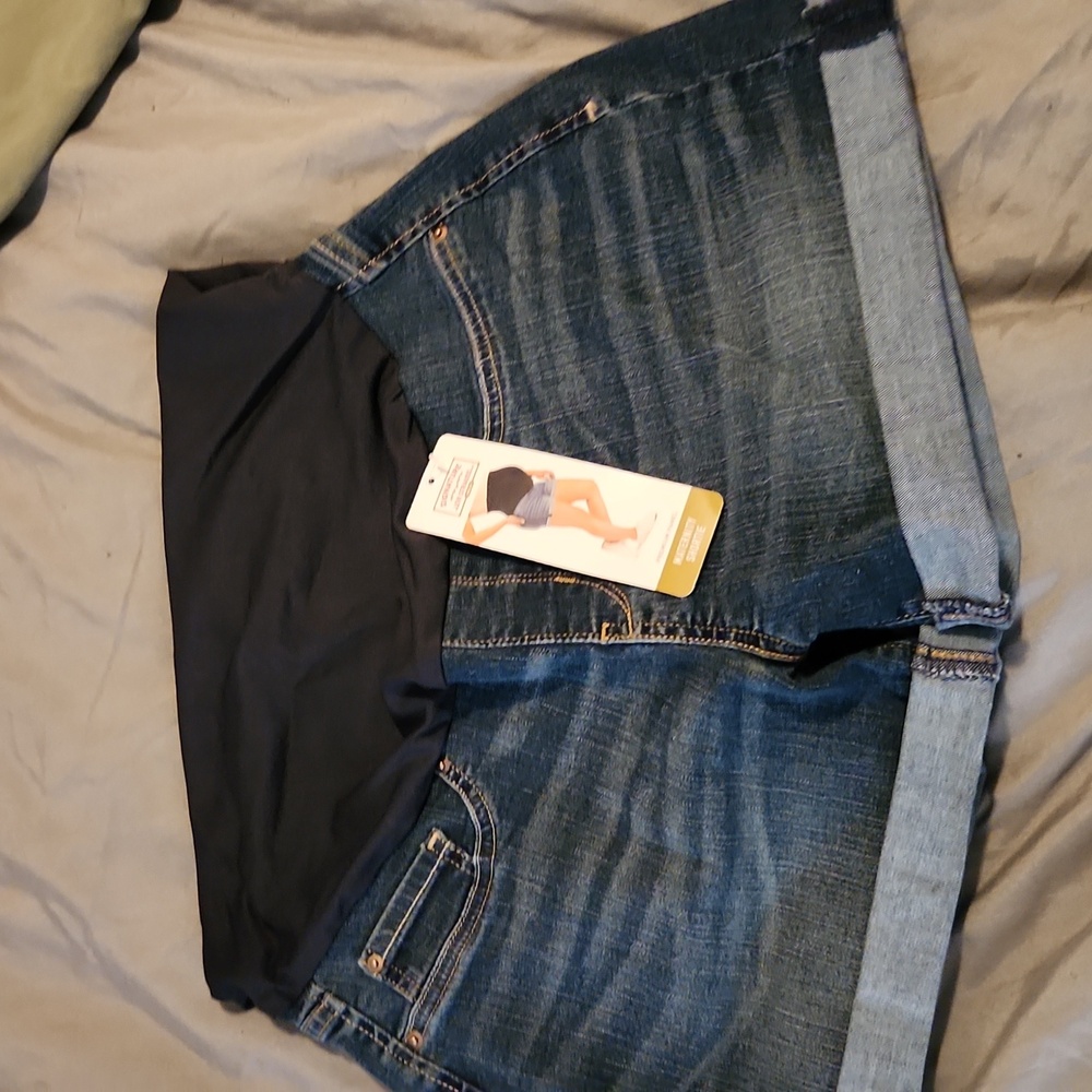 Levi Strauss maternity shortie shorts NWT M